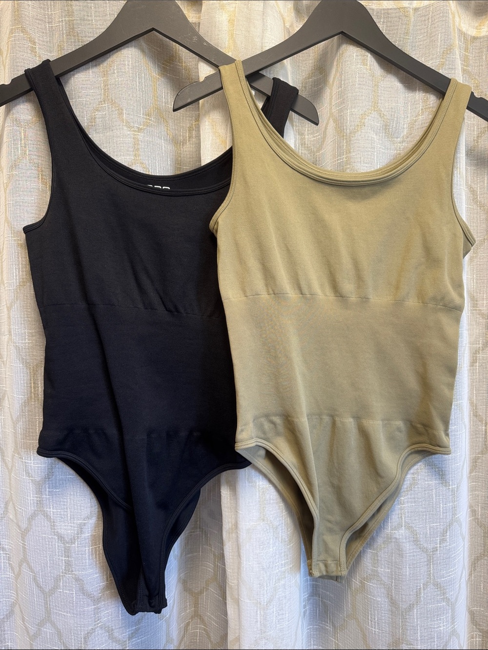 OQQ Scoop Neck Bodysuit — Black & Olive
